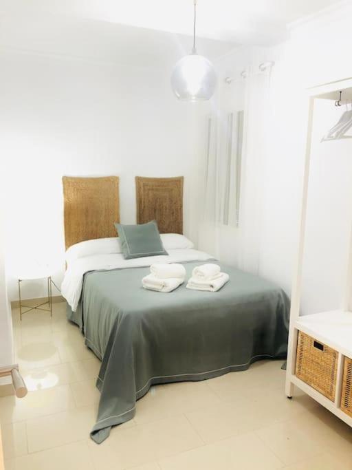 Nieves Viejas Apartamento Fresco Con Patio En Kordoba Bagian luar foto