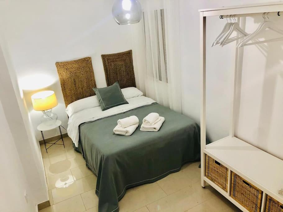 Nieves Viejas Apartamento Fresco Con Patio En Kordoba Bagian luar foto